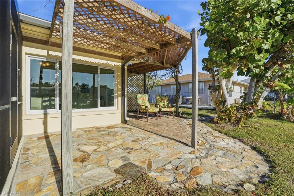 2821 Bruce ST, MATLACHA FL 33993-27