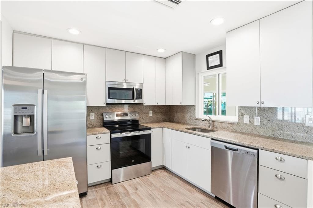 2821 Bruce ST, MATLACHA FL 33993-8