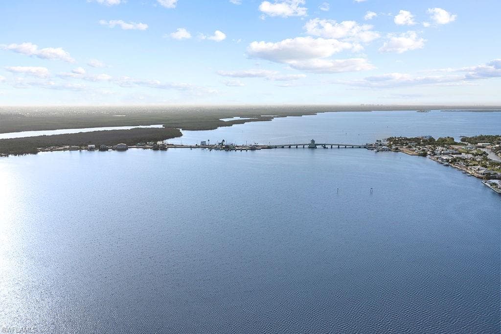 2821 Bruce ST, MATLACHA FL 33993-37