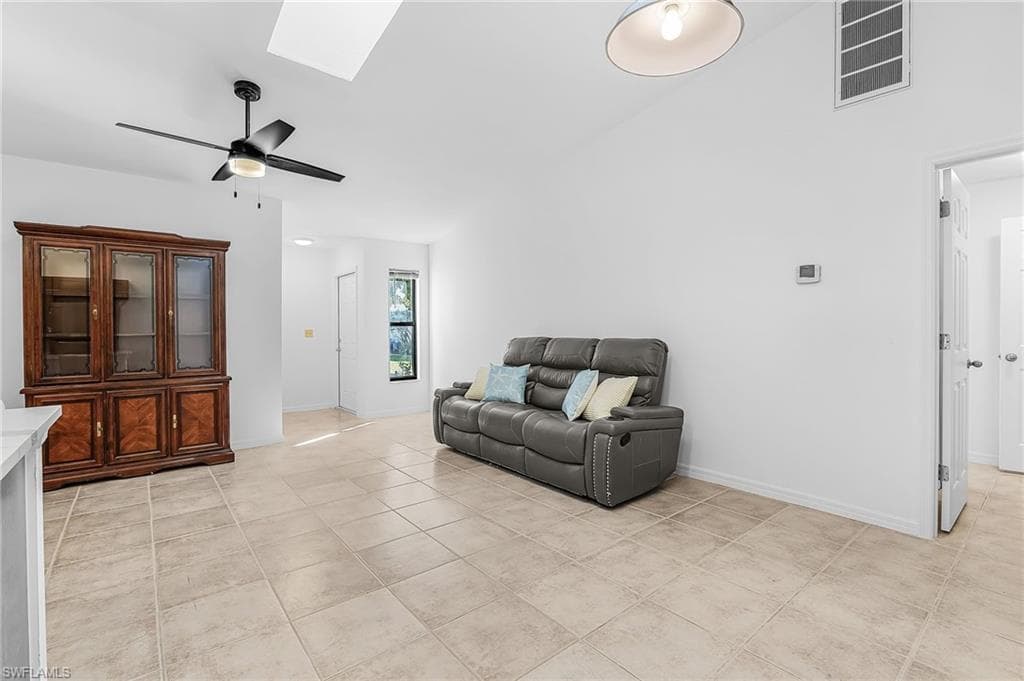 1518 SW Courtyards LN # 199, CAPE CORAL FL 33914-16