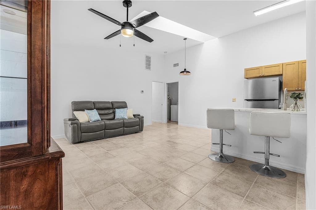 1518 SW Courtyards LN # 199, CAPE CORAL FL 33914-17