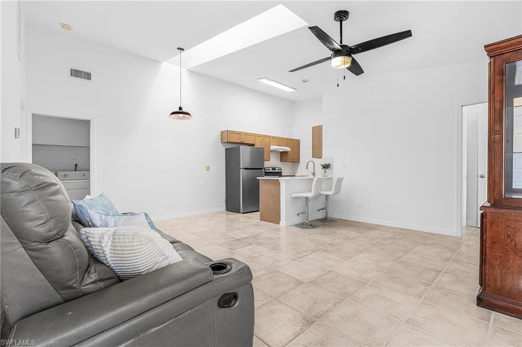 1518 SW Courtyards LN # 199, CAPE CORAL FL 33914-18