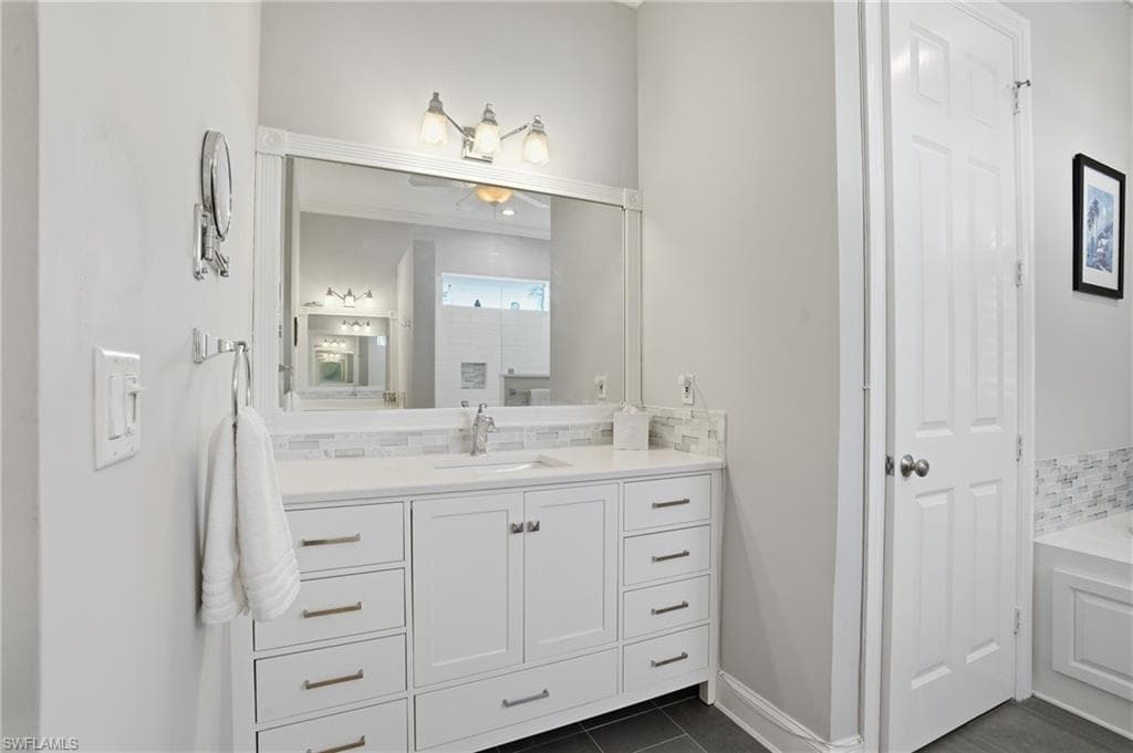 6250 Tidewater Island CIR-27
