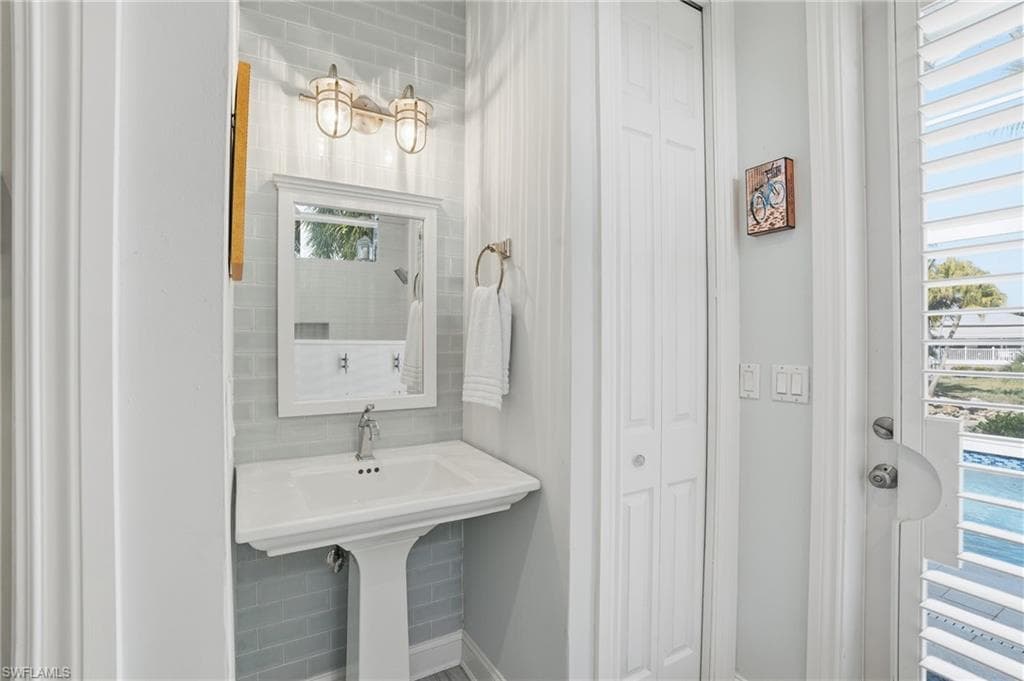 6250 Tidewater Island CIR-32