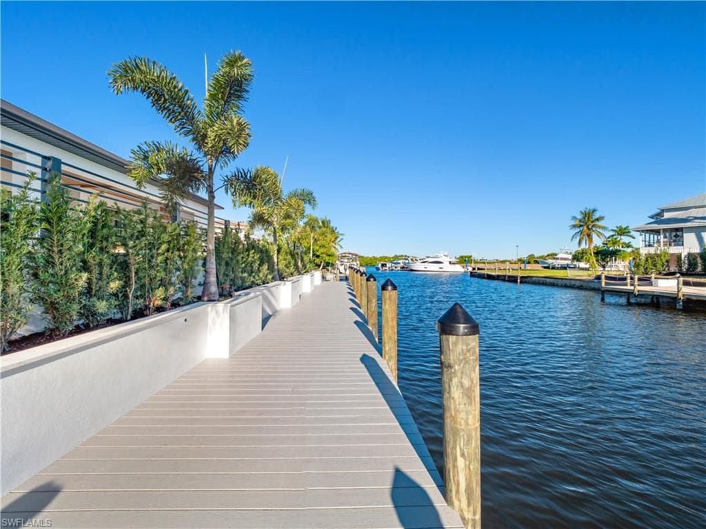 111 Montrose DR, FORT MYERS FL 33919-5