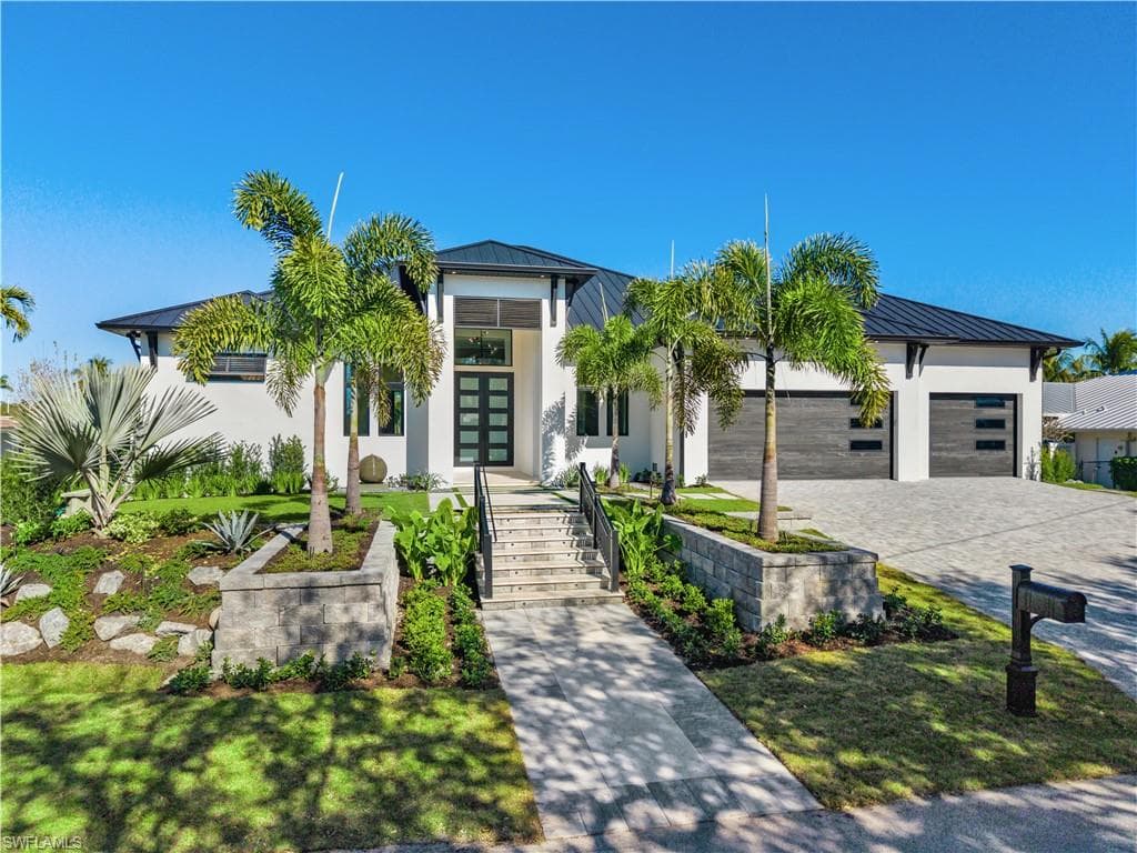 111 Montrose DR, FORT MYERS FL 33919-6