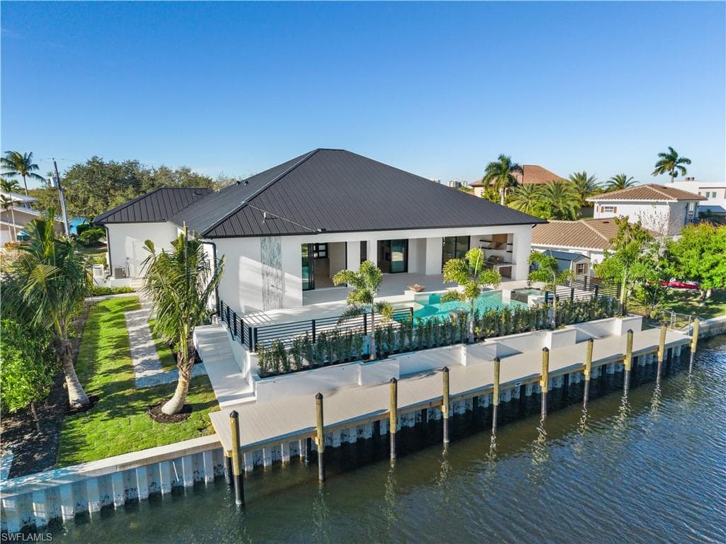 111 Montrose DR, FORT MYERS FL 33919-45