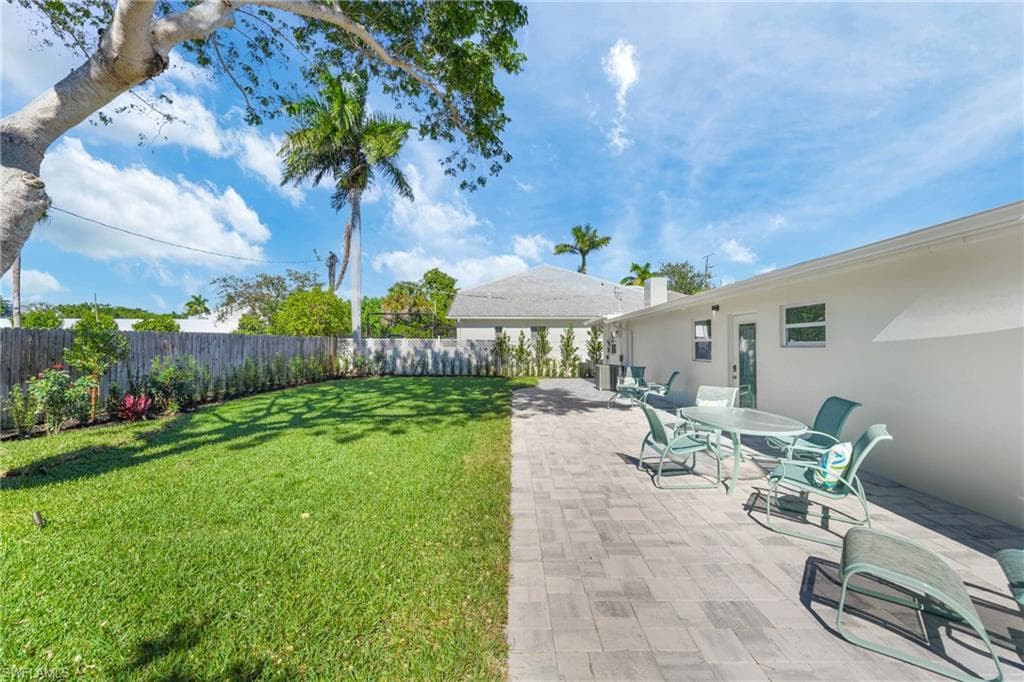 2855 10th ST N, NAPLES FL 34103-4