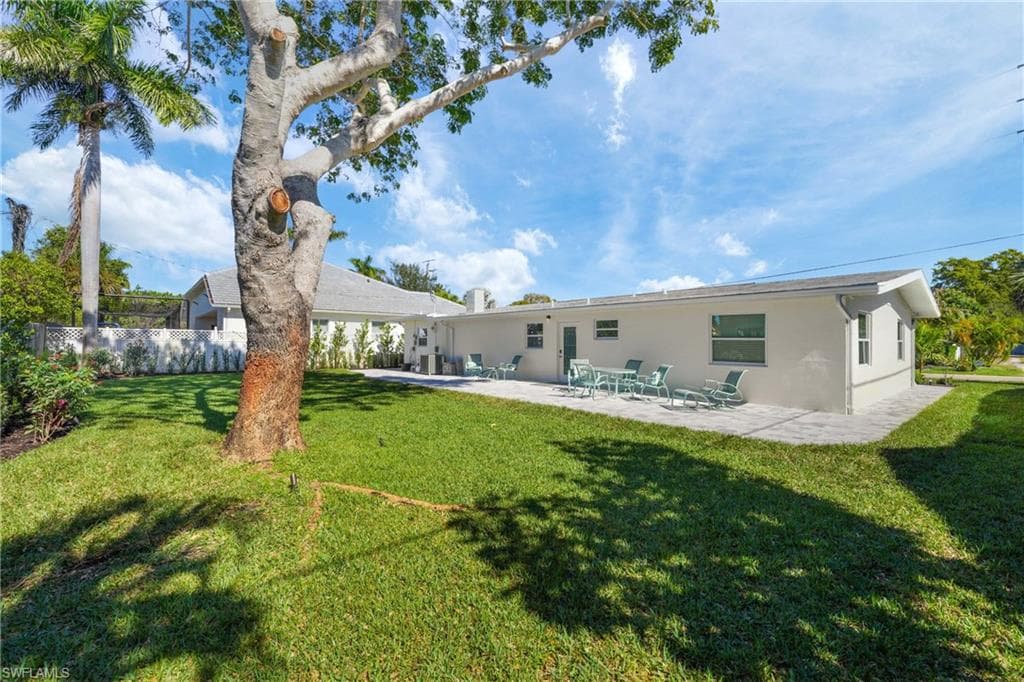 2855 10th ST N, NAPLES FL 34103-24