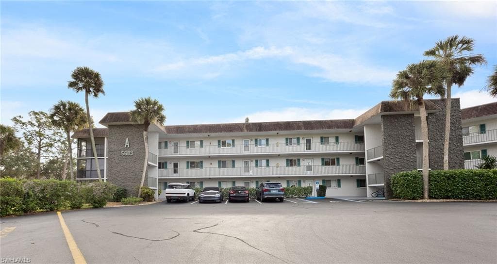 5683 Rattlesnake Hammock RD # 202, NAPLES FL 34113-1