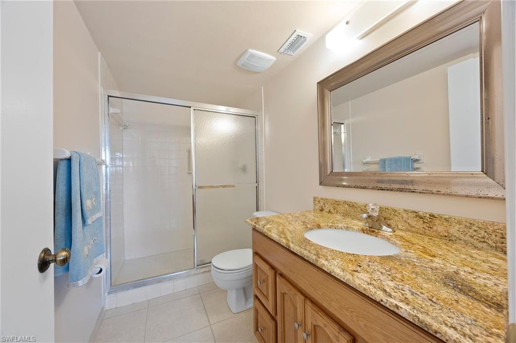 5683 Rattlesnake Hammock RD # 202, NAPLES FL 34113-15