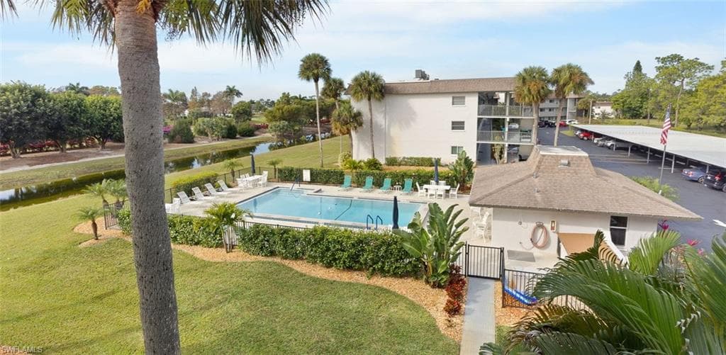 5683 Rattlesnake Hammock RD # 202, NAPLES FL 34113-23