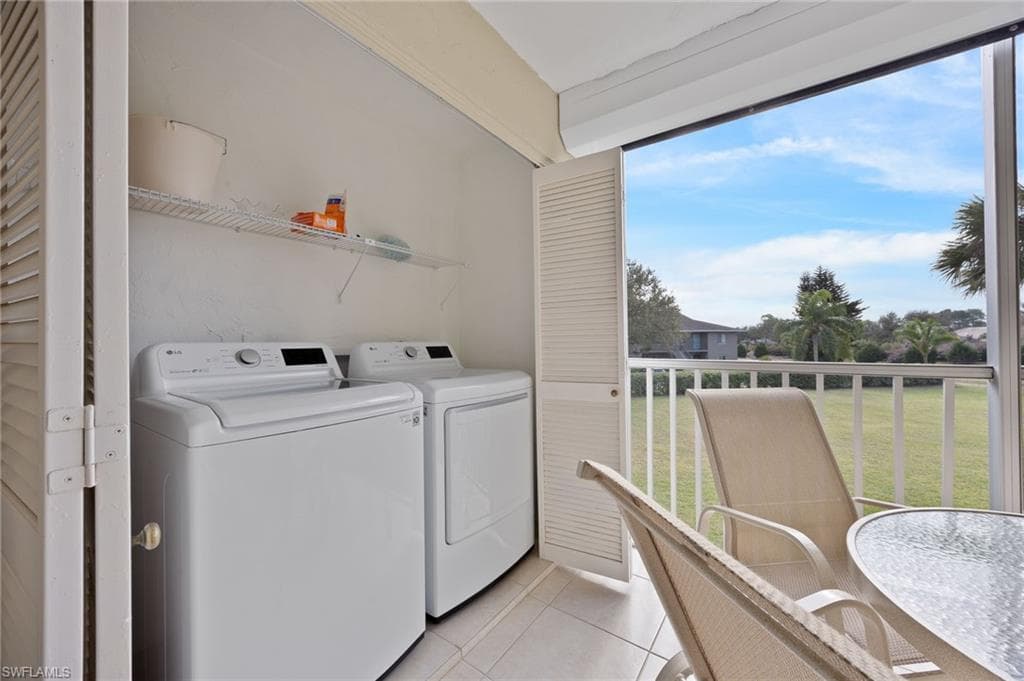 5683 Rattlesnake Hammock RD # 202, NAPLES FL 34113-20