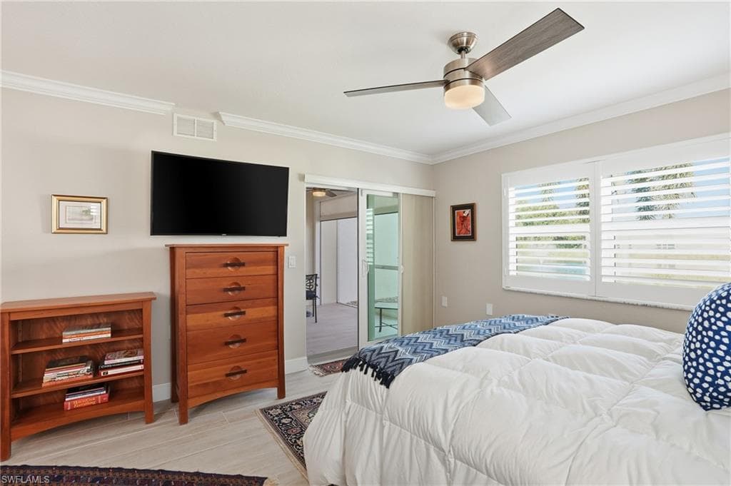 4945 Cougar CT S # 4, NAPLES FL 34109-18