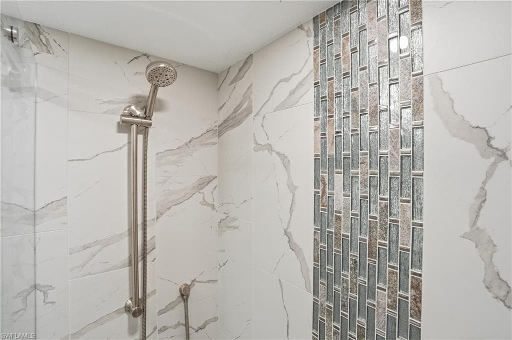 4945 Cougar CT S # 4, NAPLES FL 34109-28