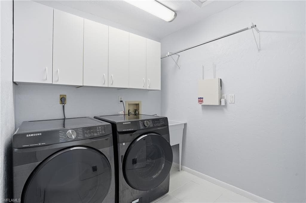 5964 Baker CT, FORT MYERS FL 33919-34