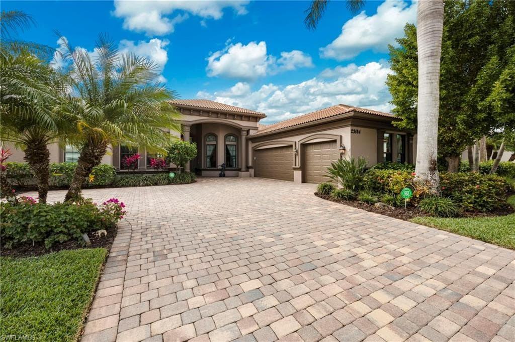 23141 Sanabria LOOP, BONITA SPRINGS FL 34135-1