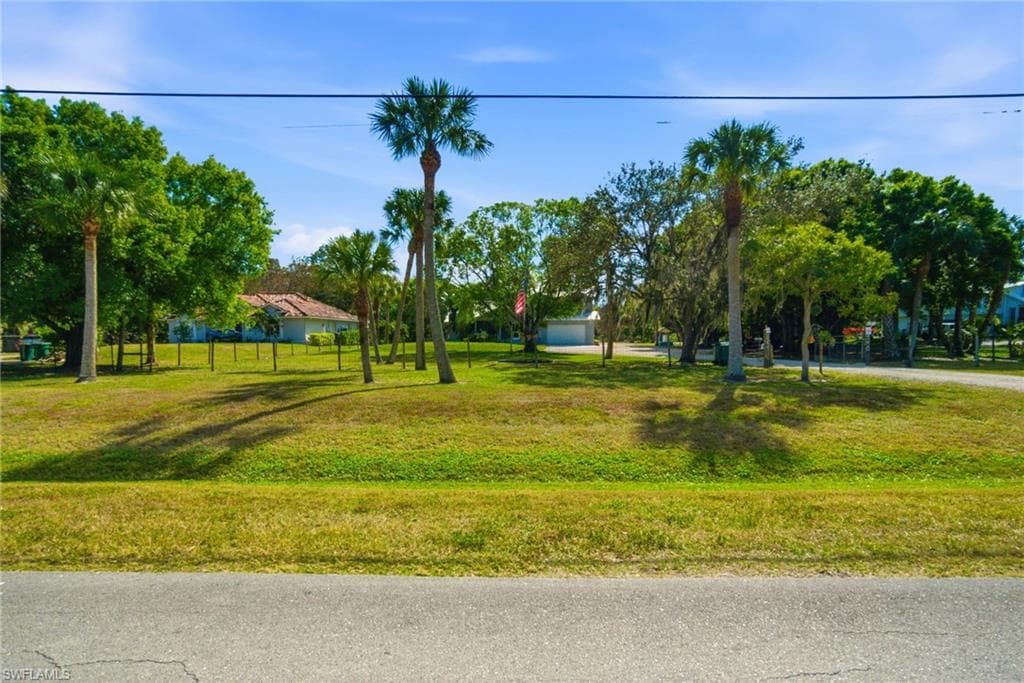 5860 Dogwood WAY, NAPLES FL 34116-22