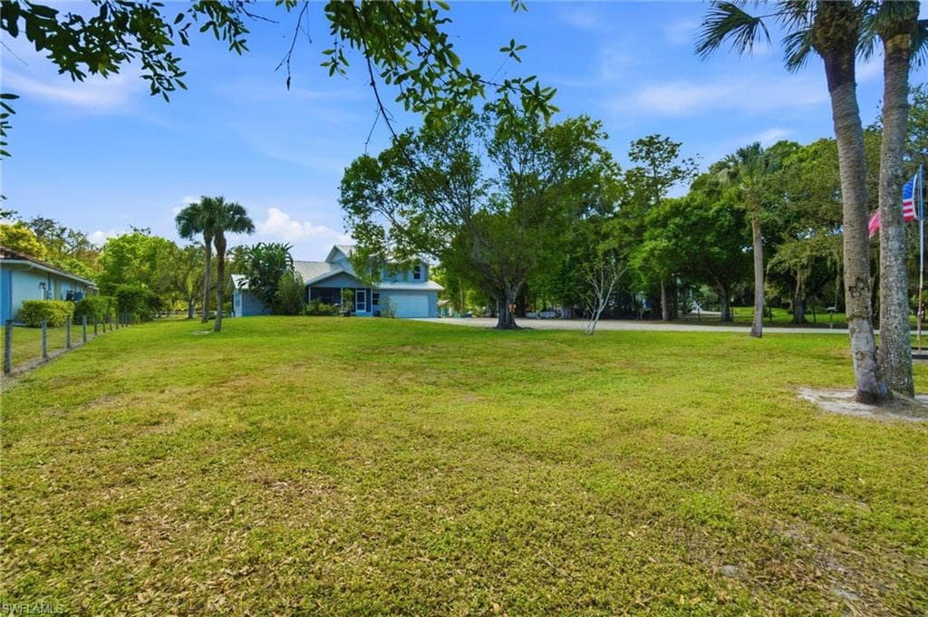 5860 Dogwood WAY, NAPLES FL 34116-12