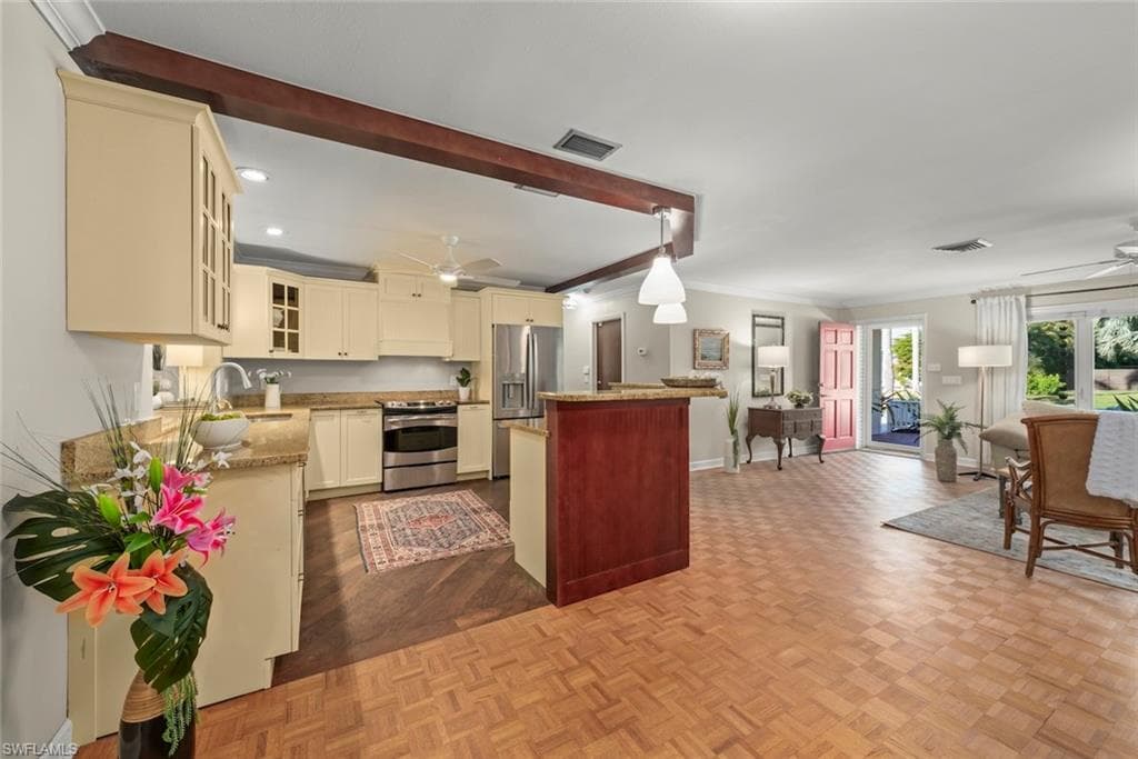 3325 AVOCADO DR, FORT MYERS FL 33901-6