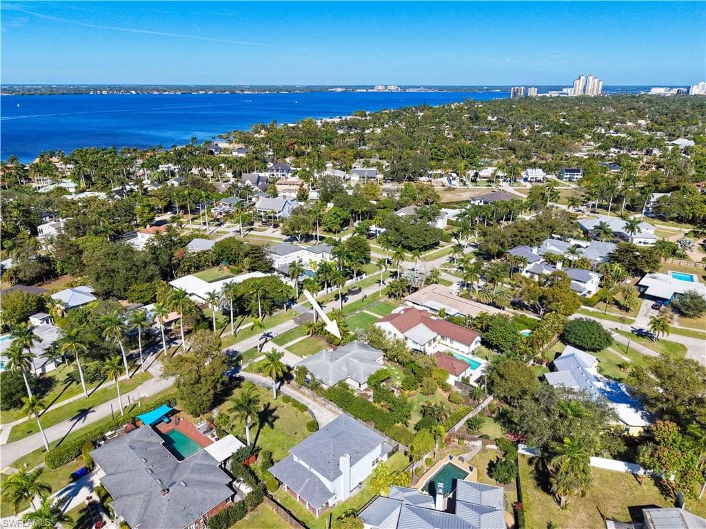 3325 AVOCADO DR, FORT MYERS FL 33901-35