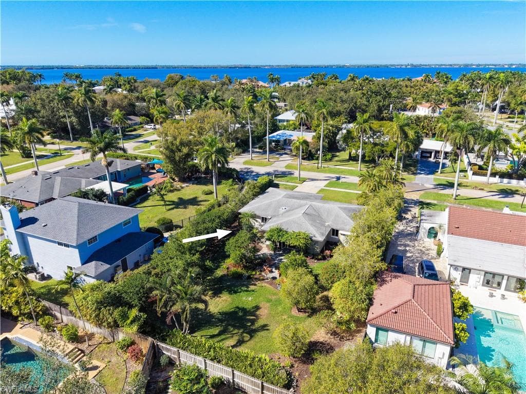 3325 AVOCADO DR, FORT MYERS FL 33901-34