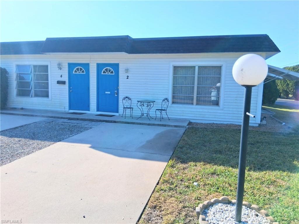 2 Tangelo CT, LEHIGH ACRES FL 33936-1