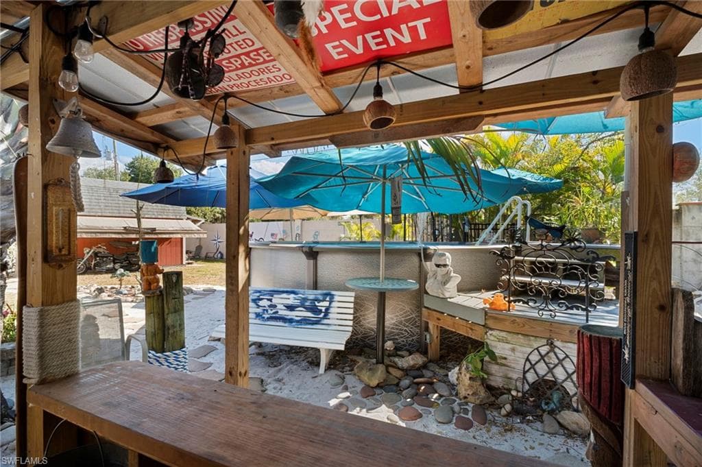 2114 E Gardenia CIR, NORTH FORT MYERS FL 33917-41