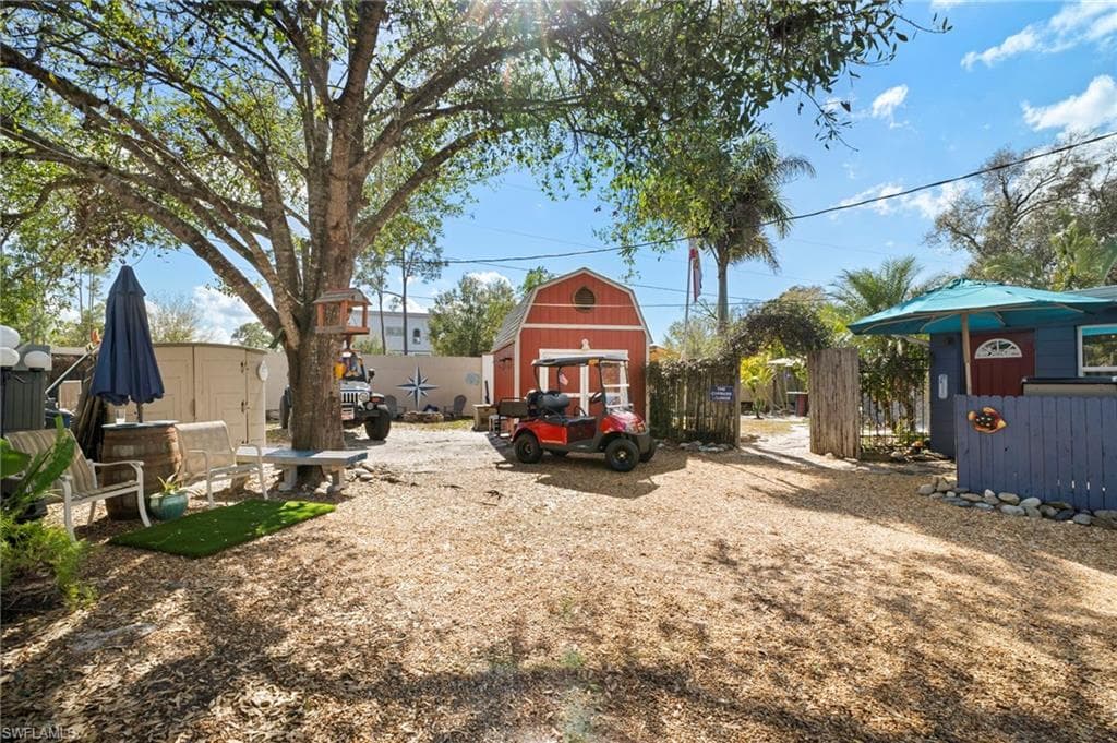 2114 E Gardenia CIR, NORTH FORT MYERS FL 33917-31