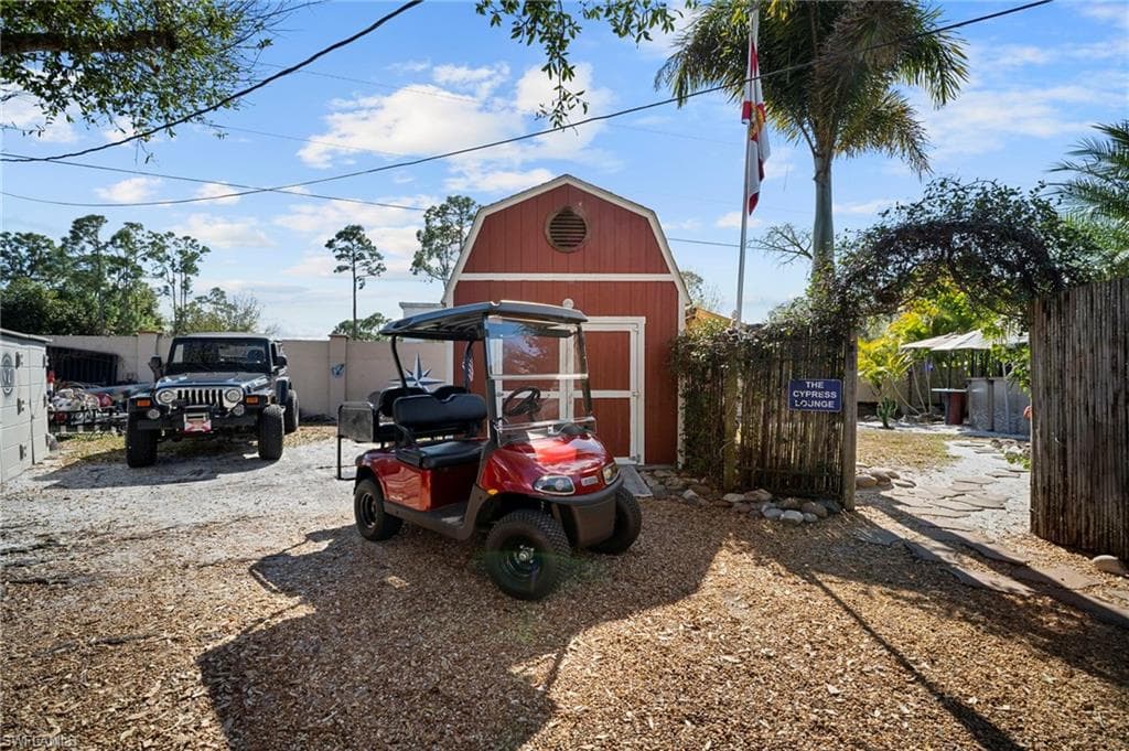 2114 E Gardenia CIR, NORTH FORT MYERS FL 33917-33