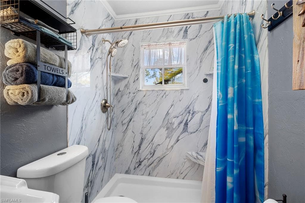 2114 E Gardenia CIR, NORTH FORT MYERS FL 33917-24