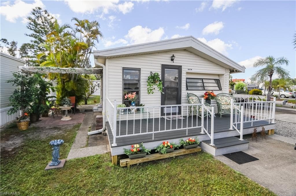 8628 Firwood DR, ESTERO FL 33928-1