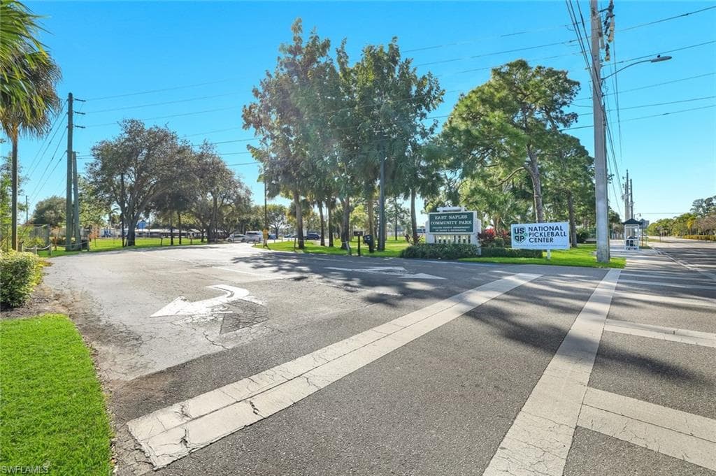 3561 Thomasson DR, NAPLES FL 34112-19