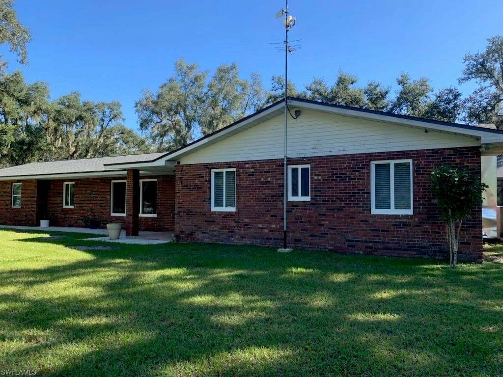 1221 SW Skates ST, ARCADIA FL 34266-2