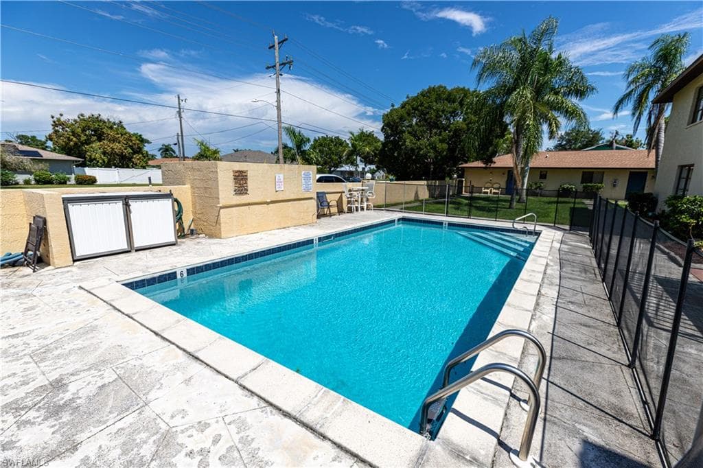1104 SE 8th ST 7-1