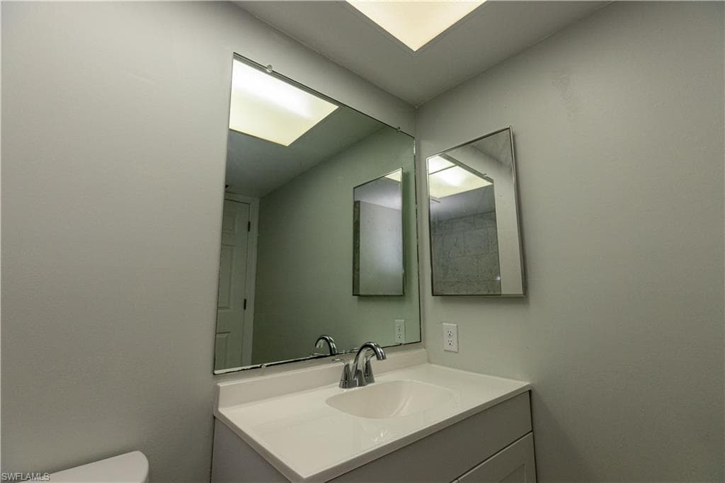 1104 SE 8th ST 7-12