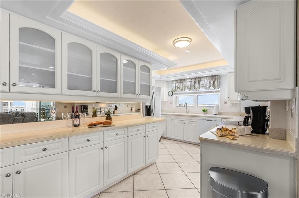 7146 Estero BLVD 816-11
