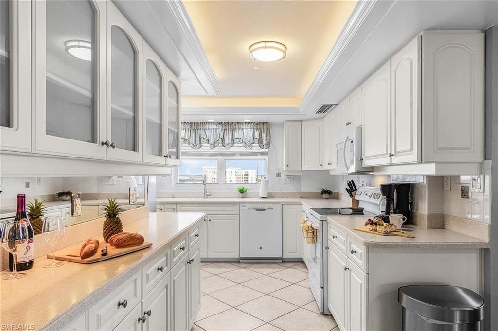 7146 Estero BLVD 816-10
