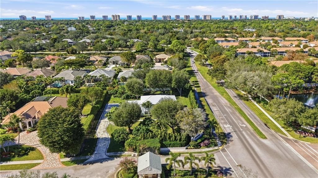 7395 Stonegate DR, NAPLES FL 34109-5