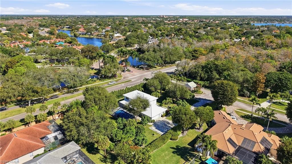 7395 Stonegate DR, NAPLES FL 34109-45