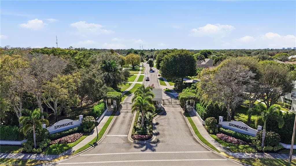 7395 Stonegate DR, NAPLES FL 34109-4