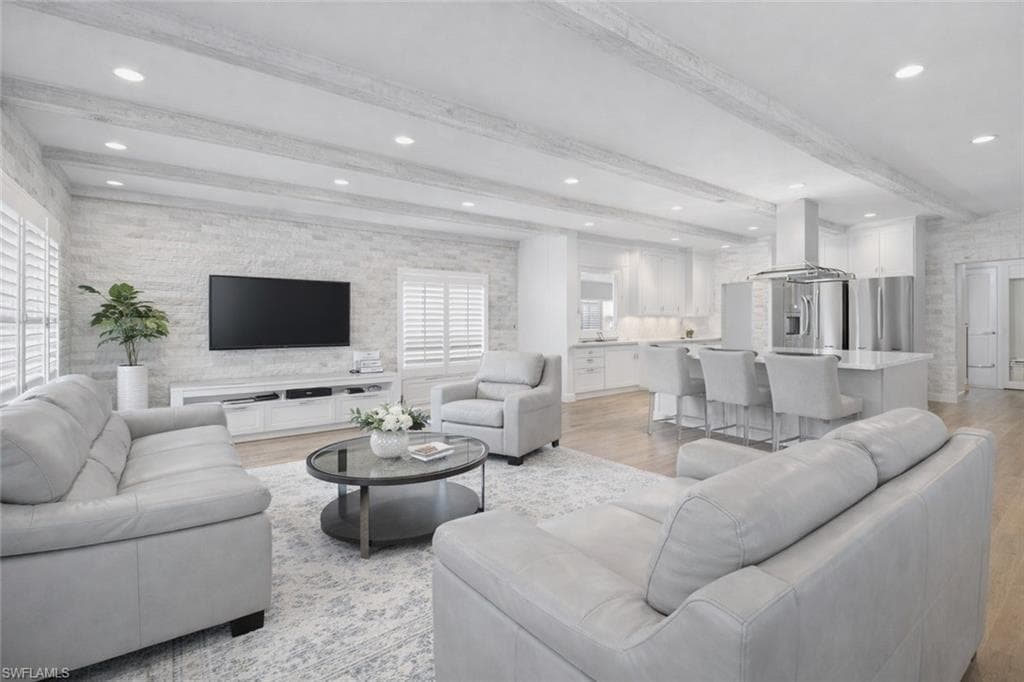 7395 Stonegate DR, NAPLES FL 34109-8