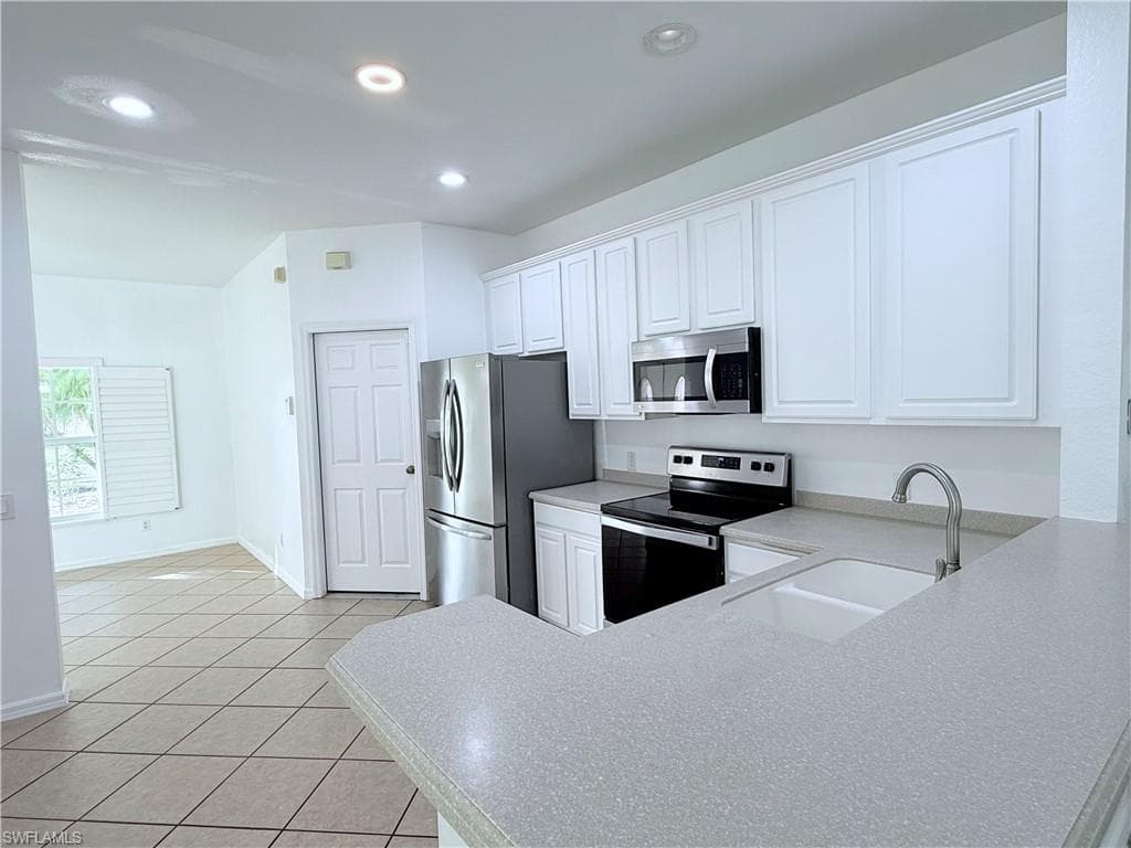 8258 Silver Birch WAY, LEHIGH ACRES FL 33971-9