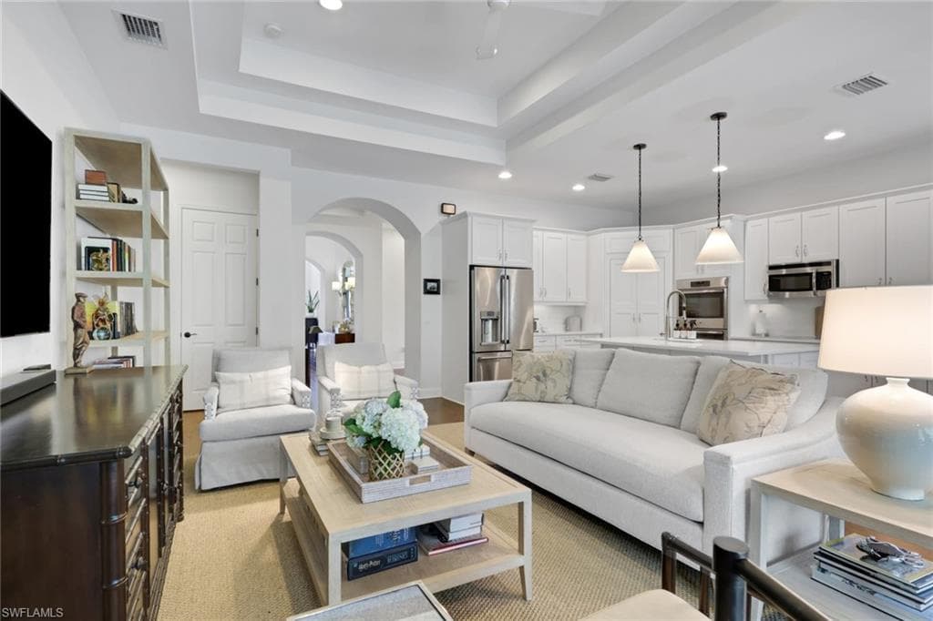 9333 Isla Bella Circle, BONITA SPRINGS FL 34135-4