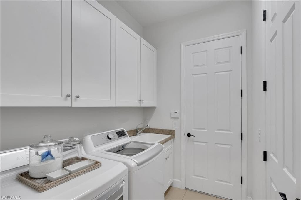 9333 Isla Bella Circle, BONITA SPRINGS FL 34135-18