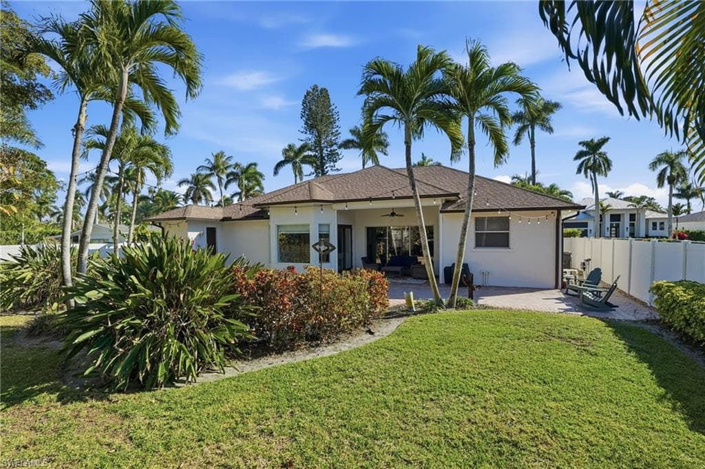 1171 Royal Palm DR, NAPLES FL 34103-23