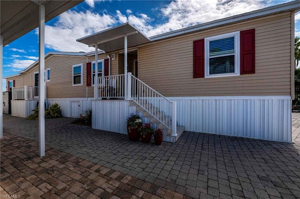 23 Nancy LN, FORT MYERS BEACH FL 33931-8