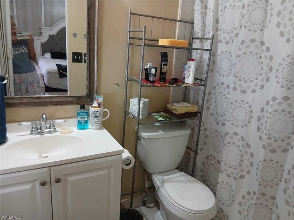 2105 Cypress CT, NAPLES FL 34110-16
