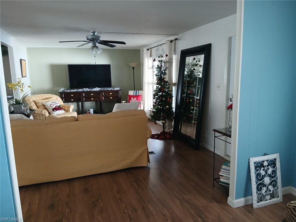 2105 Cypress CT, NAPLES FL 34110-14