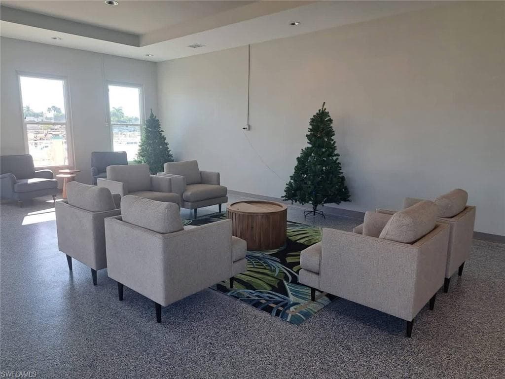 19681 Summerlin #39 RD-7